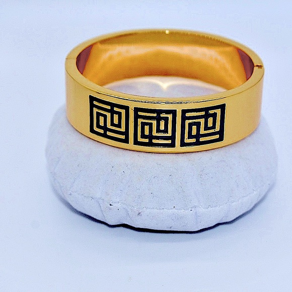 Parker Daniel Cuff Bracelet! - Picture 2 of 14